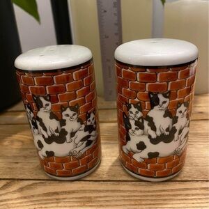 Vintage Made in Japan Cat Salt and Pepper Shakers | Ceramic Kitchen Decor